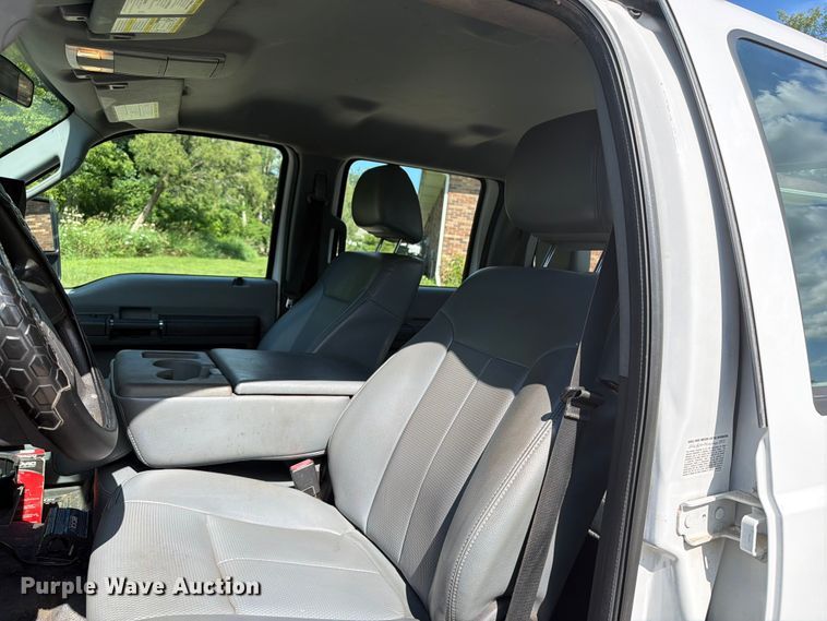 image for item OE9652 2013 Ford F350 Super Duty Crew Cab pickup truck cab and chassis