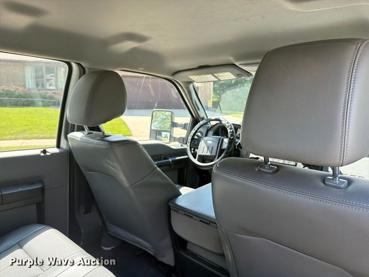 image for item OE9652 2013 Ford F350 Super Duty Crew Cab pickup truck cab and chassis