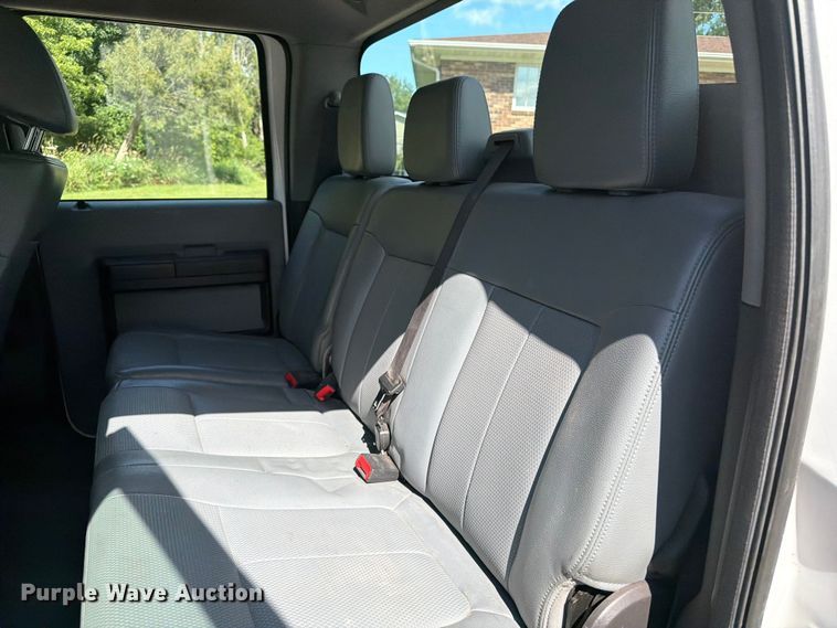 image for item OE9652 2013 Ford F350 Super Duty Crew Cab pickup truck cab and chassis
