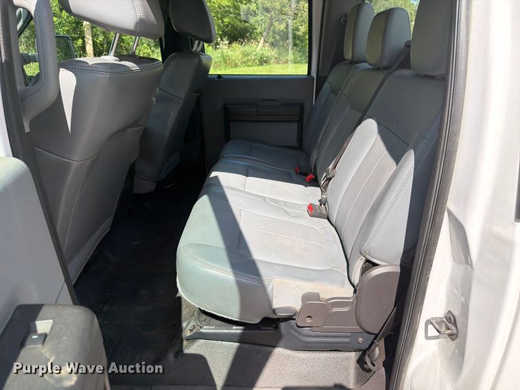 image for item OE9652 2013 Ford F350 Super Duty Crew Cab pickup truck cab and chassis