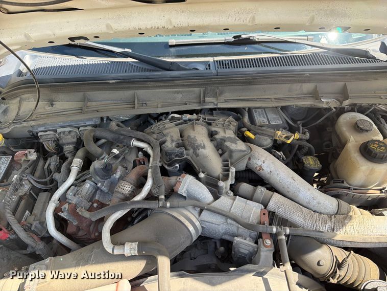 image for item OE9652 2013 Ford F350 Super Duty Crew Cab pickup truck cab and chassis