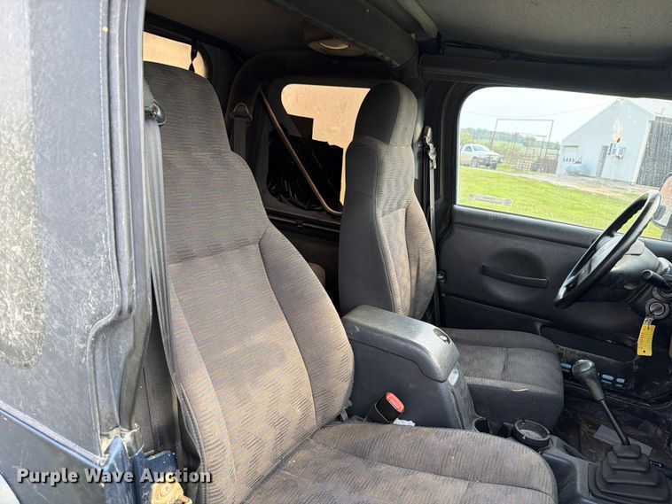 image for item OE9660 2003 Jeep Wrangler SUV