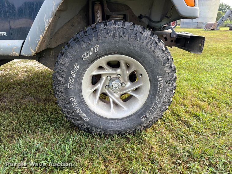 image for item OE9660 2003 Jeep Wrangler SUV