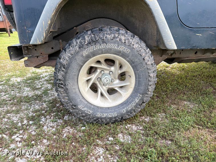 image for item OE9660 2003 Jeep Wrangler SUV