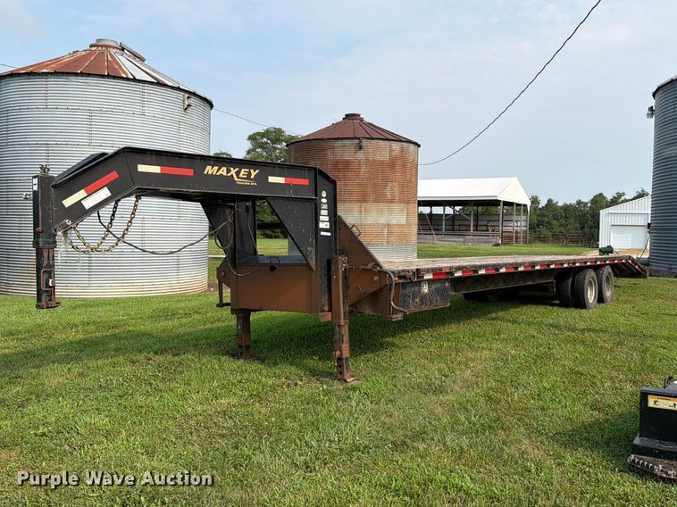 2013 Maxey Trailers Mfg equipment trailer
