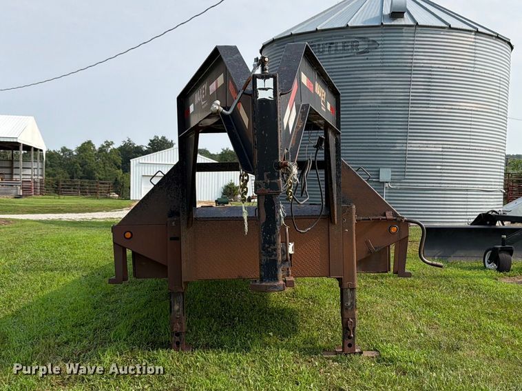 image for item OE9662 2013 Maxey Trailers Mfg equipment trailer