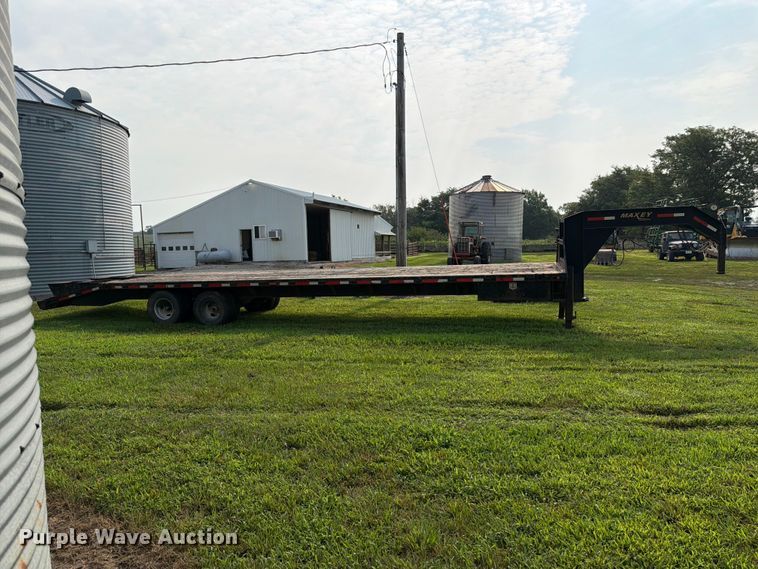 image for item OE9662 2013 Maxey Trailers Mfg equipment trailer