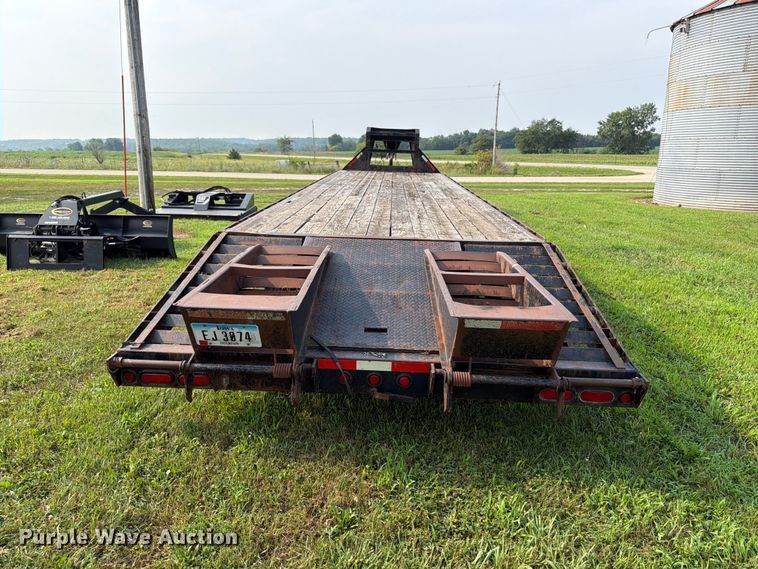 image for item OE9662 2013 Maxey Trailers Mfg equipment trailer