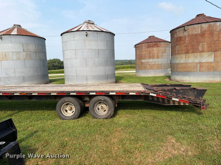 image for item OE9662 2013 Maxey Trailers Mfg equipment trailer