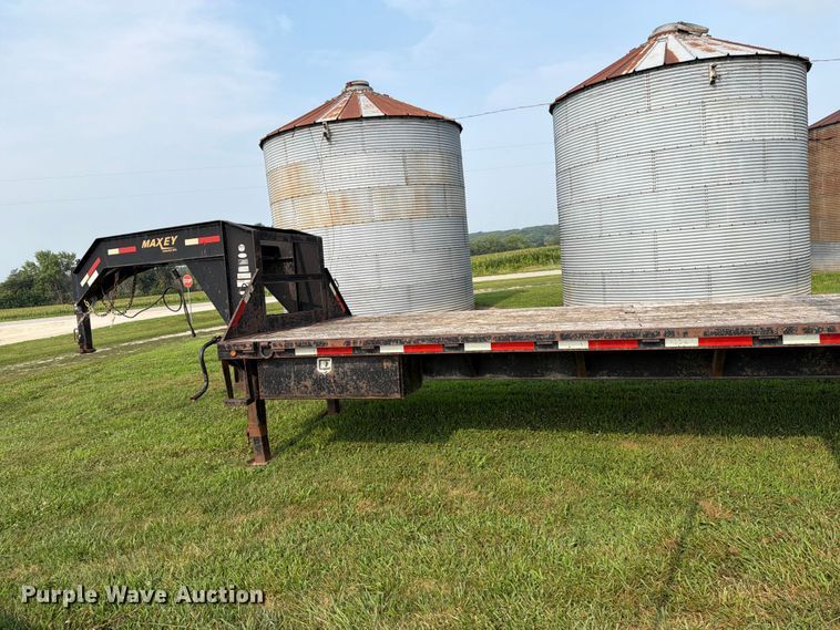 image for item OE9662 2013 Maxey Trailers Mfg equipment trailer