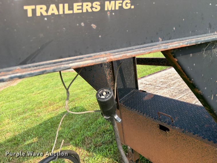 image for item OE9662 2013 Maxey Trailers Mfg equipment trailer