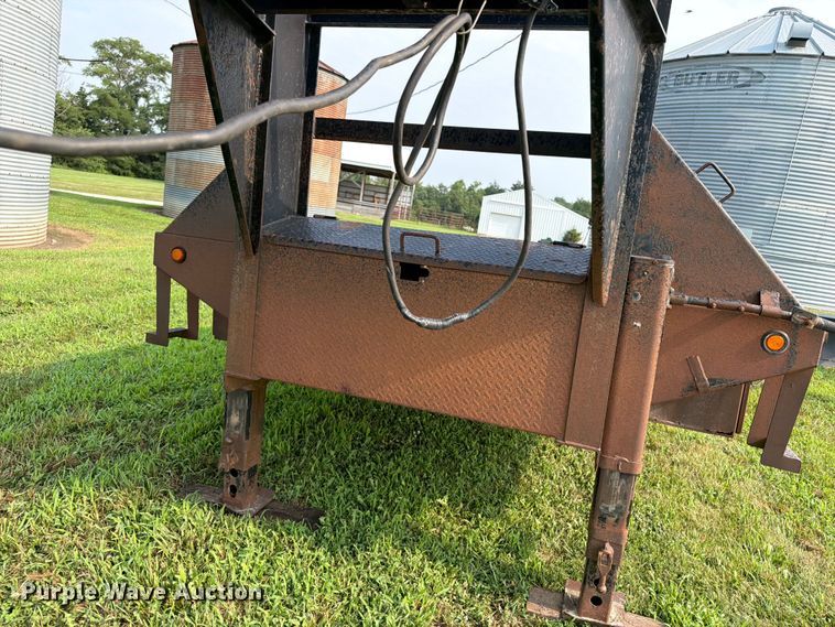 image for item OE9662 2013 Maxey Trailers Mfg equipment trailer
