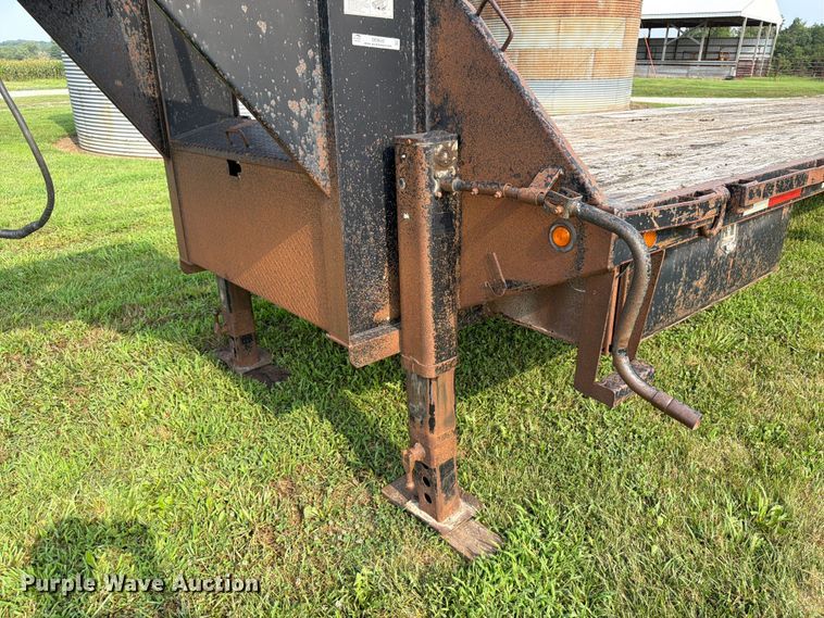 image for item OE9662 2013 Maxey Trailers Mfg equipment trailer