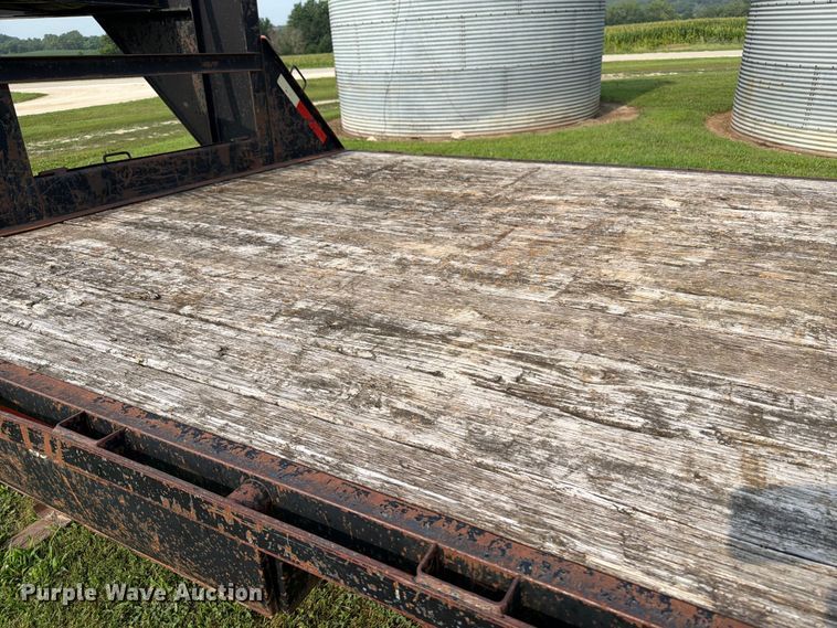 image for item OE9662 2013 Maxey Trailers Mfg equipment trailer