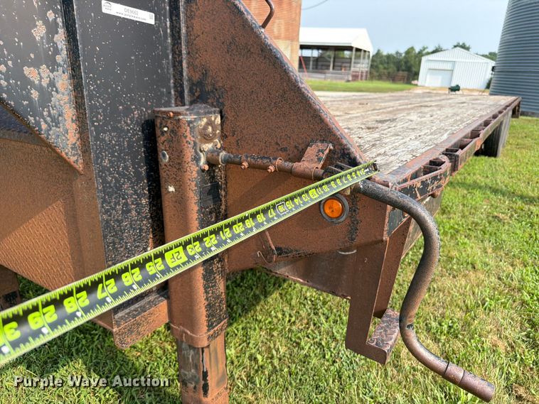 image for item OE9662 2013 Maxey Trailers Mfg equipment trailer