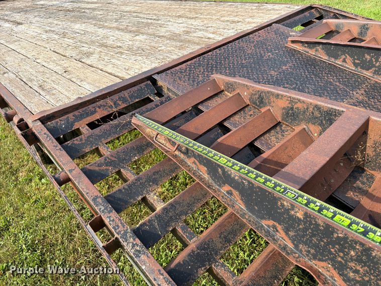 image for item OE9662 2013 Maxey Trailers Mfg equipment trailer