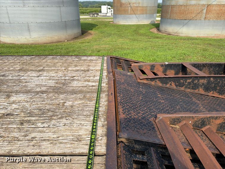 image for item OE9662 2013 Maxey Trailers Mfg equipment trailer