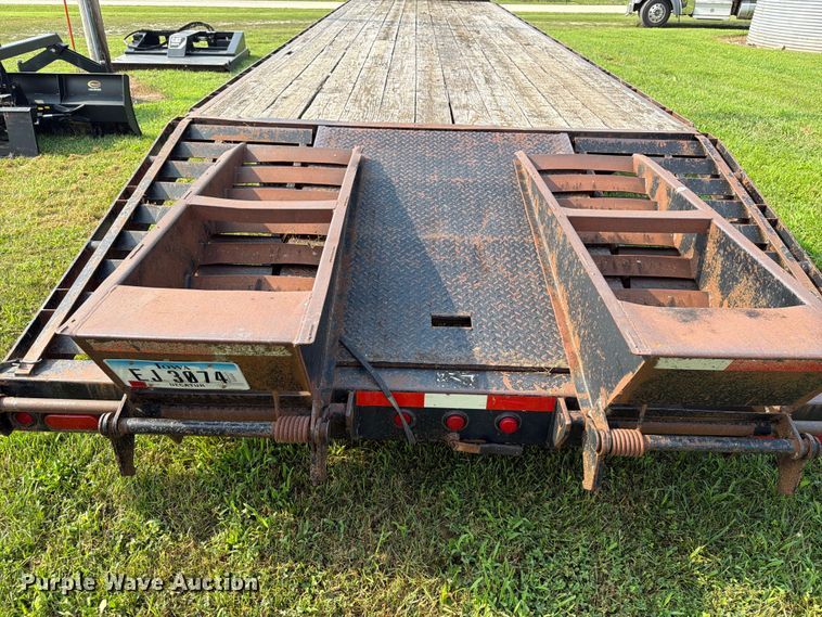 image for item OE9662 2013 Maxey Trailers Mfg equipment trailer