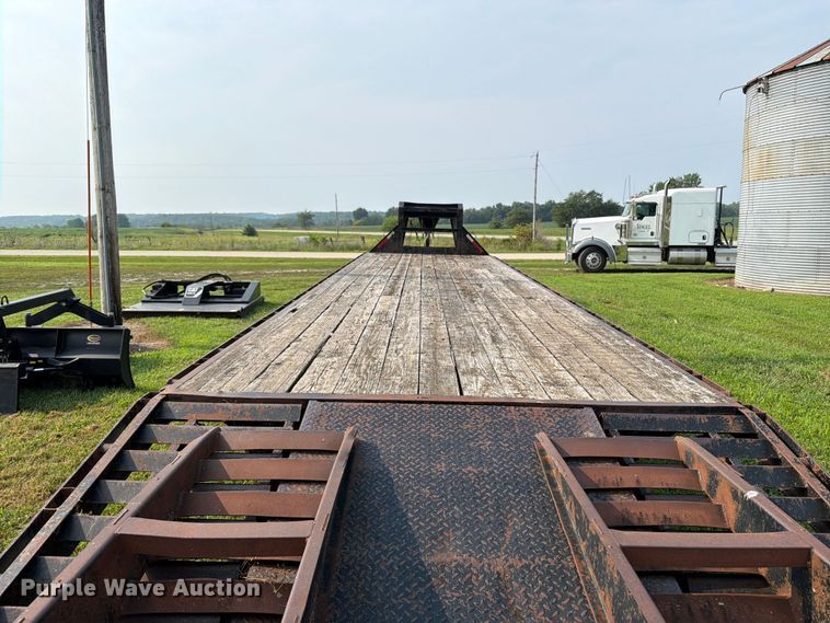 image for item OE9662 2013 Maxey Trailers Mfg equipment trailer