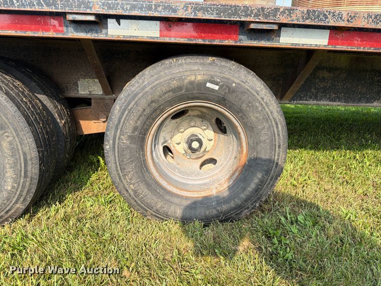 image for item OE9662 2013 Maxey Trailers Mfg equipment trailer