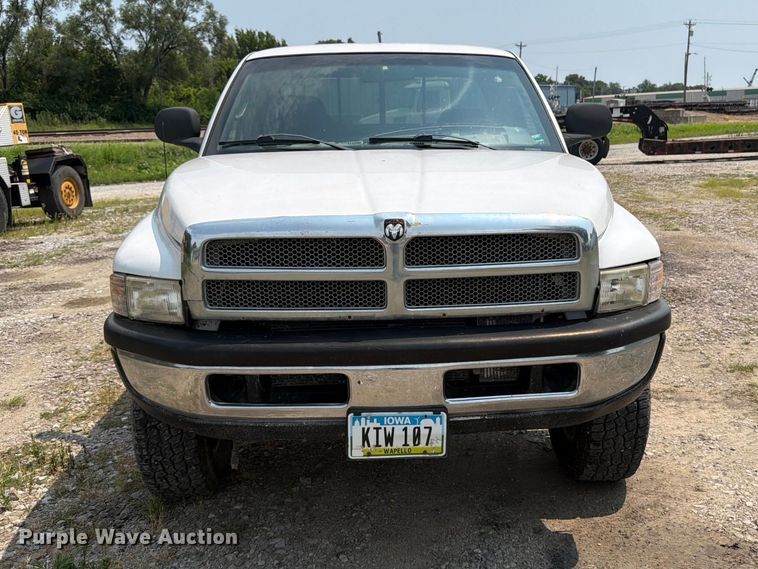 image for item OE9676 2001 Dodge Ram 2500 Ext. Cab pickup truck
