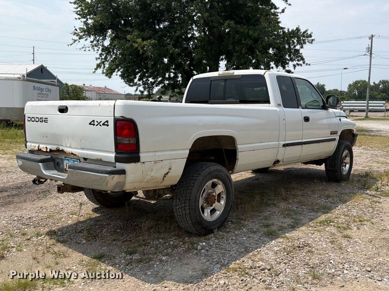 image for item OE9676 2001 Dodge Ram 2500 Ext. Cab pickup truck