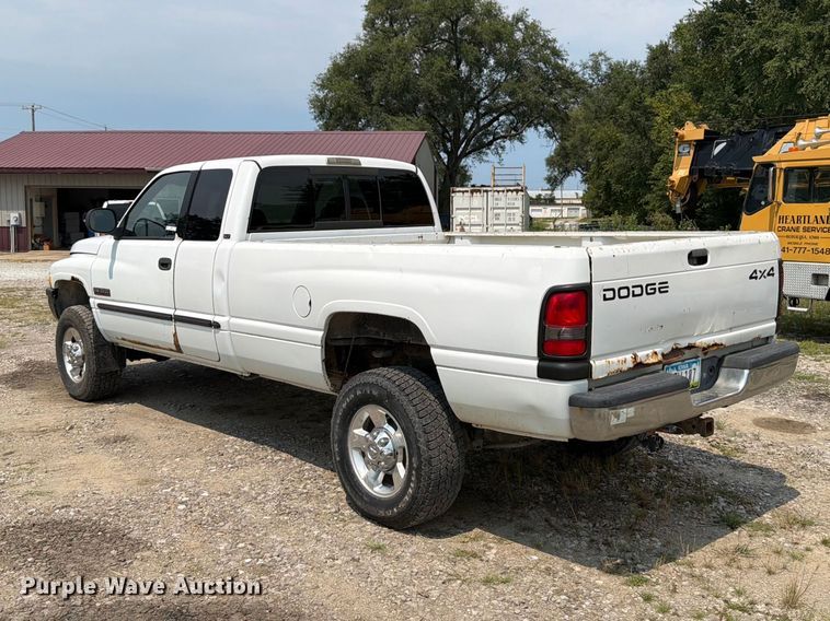 image for item OE9676 2001 Dodge Ram 2500 Ext. Cab pickup truck