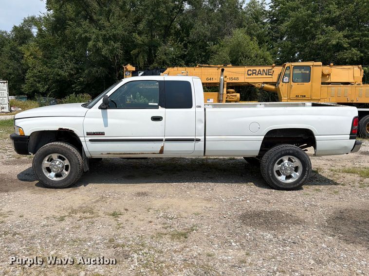 image for item OE9676 2001 Dodge Ram 2500 Ext. Cab pickup truck