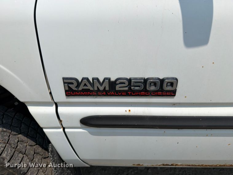 image for item OE9676 2001 Dodge Ram 2500 Ext. Cab pickup truck