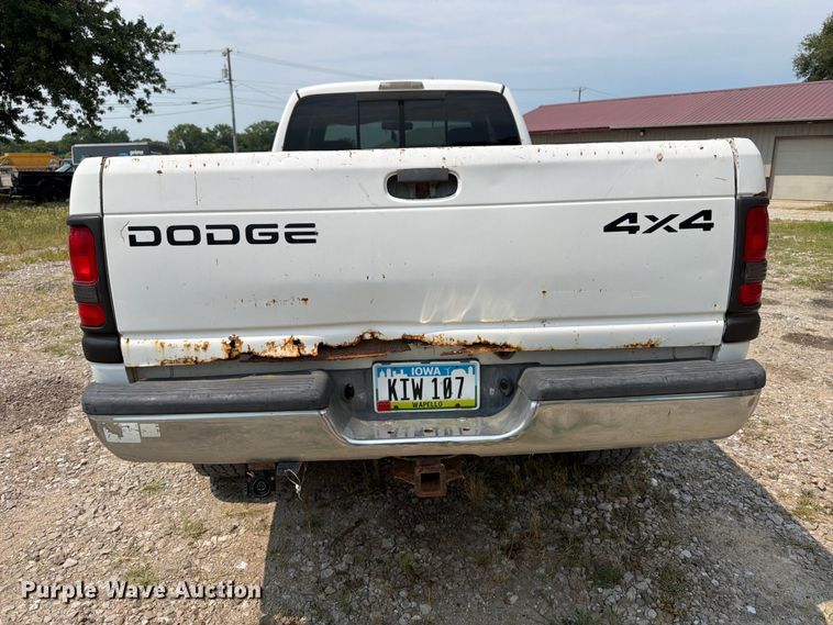 image for item OE9676 2001 Dodge Ram 2500 Ext. Cab pickup truck