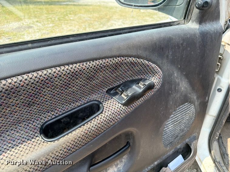 image for item OE9676 2001 Dodge Ram 2500 Ext. Cab pickup truck