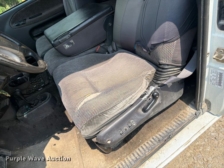 image for item OE9676 2001 Dodge Ram 2500 Ext. Cab pickup truck