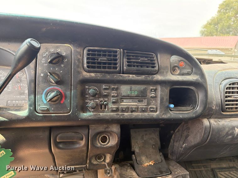 image for item OE9676 2001 Dodge Ram 2500 Ext. Cab pickup truck