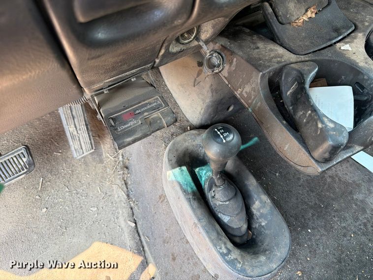 image for item OE9676 2001 Dodge Ram 2500 Ext. Cab pickup truck