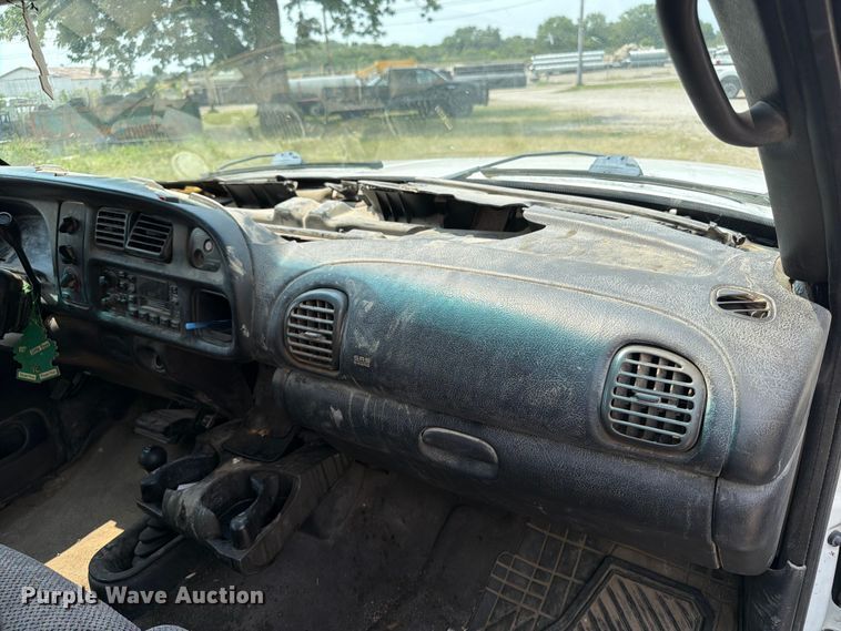 image for item OE9676 2001 Dodge Ram 2500 Ext. Cab pickup truck