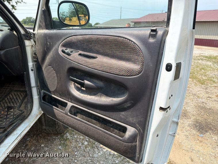 image for item OE9676 2001 Dodge Ram 2500 Ext. Cab pickup truck
