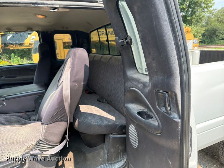 image for item OE9676 2001 Dodge Ram 2500 Ext. Cab pickup truck