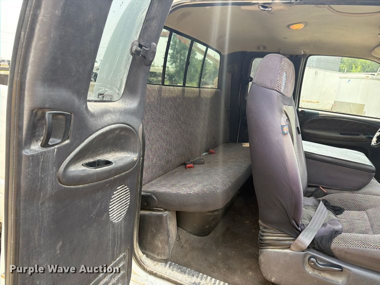 image for item OE9676 2001 Dodge Ram 2500 Ext. Cab pickup truck