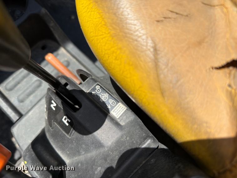 image for item YA3434 2014 John Deere 855D utility vehicle