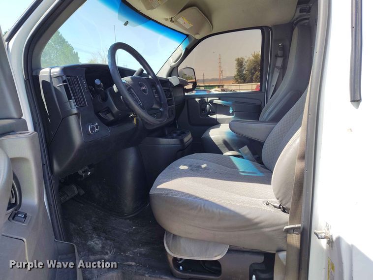 image for item YA3616 2015 GMC Savana 2500 van