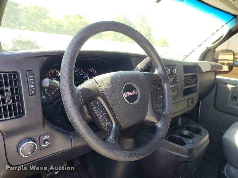 image for item YA3616 2015 GMC Savana 2500 van