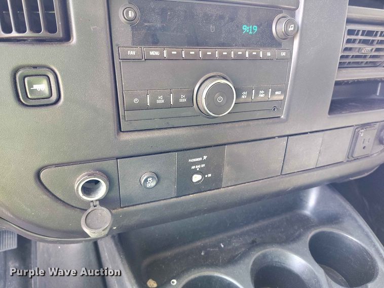 image for item YA3616 2015 GMC Savana 2500 van