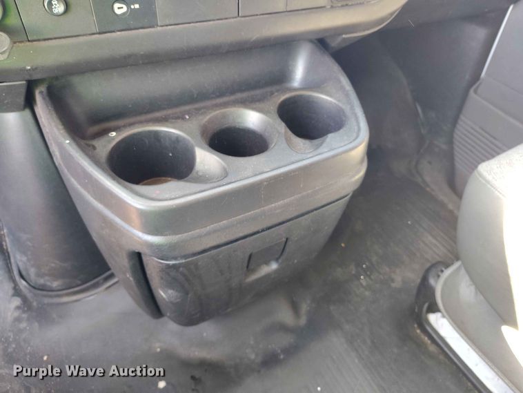 image for item YA3616 2015 GMC Savana 2500 van