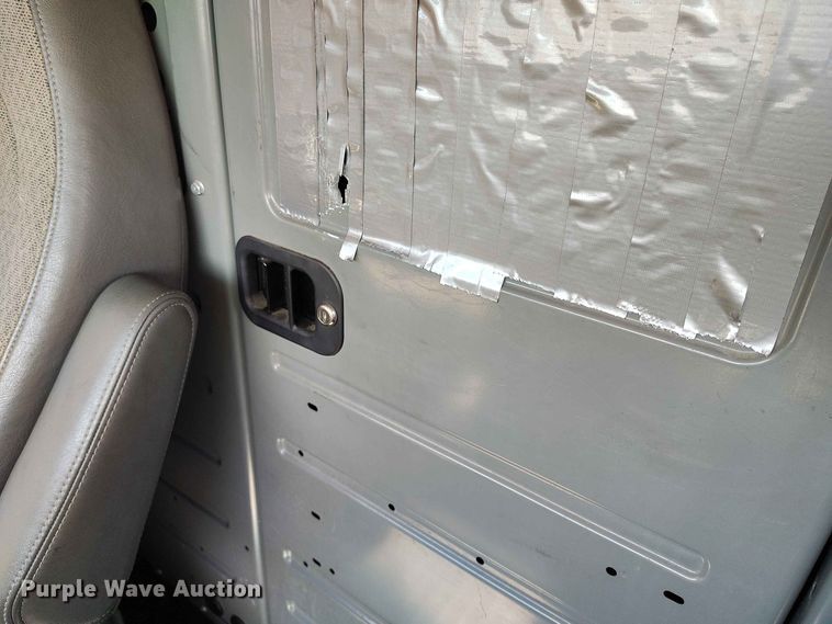 image for item YA3616 2015 GMC Savana 2500 van
