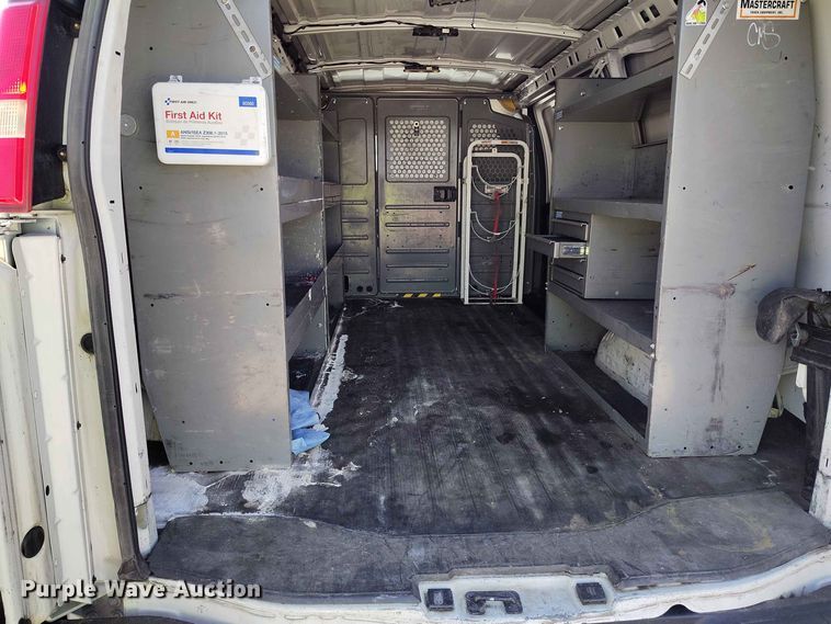 image for item YA3616 2015 GMC Savana 2500 van