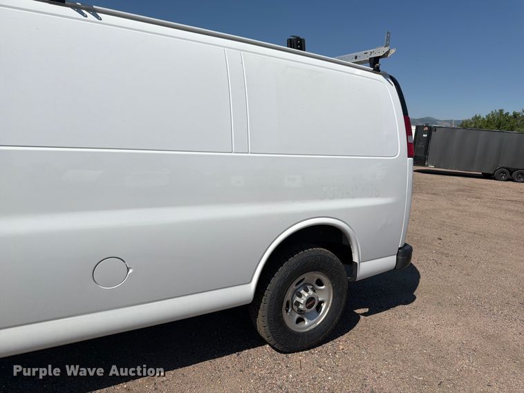image for item YA3617 2018 GMC Savana 2500 van