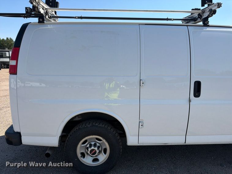 image for item YA3617 2018 GMC Savana 2500 van
