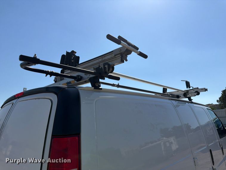 image for item YA3617 2018 GMC Savana 2500 van