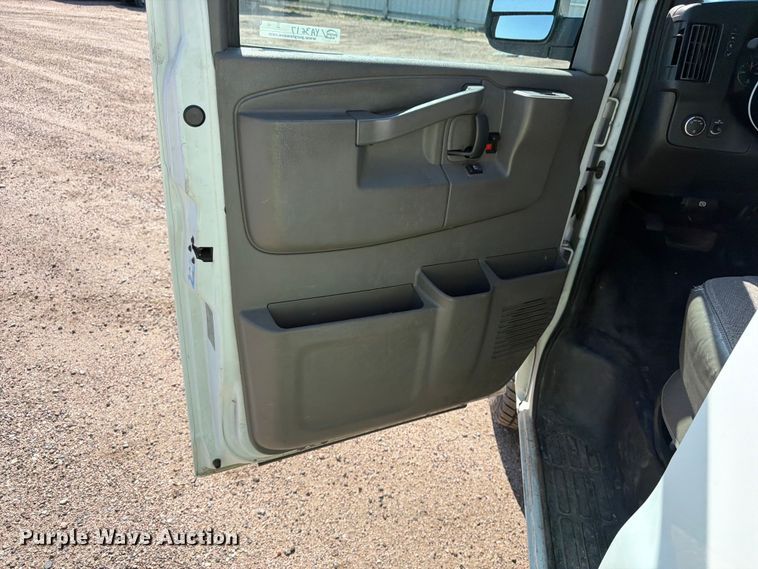 image for item YA3617 2018 GMC Savana 2500 van