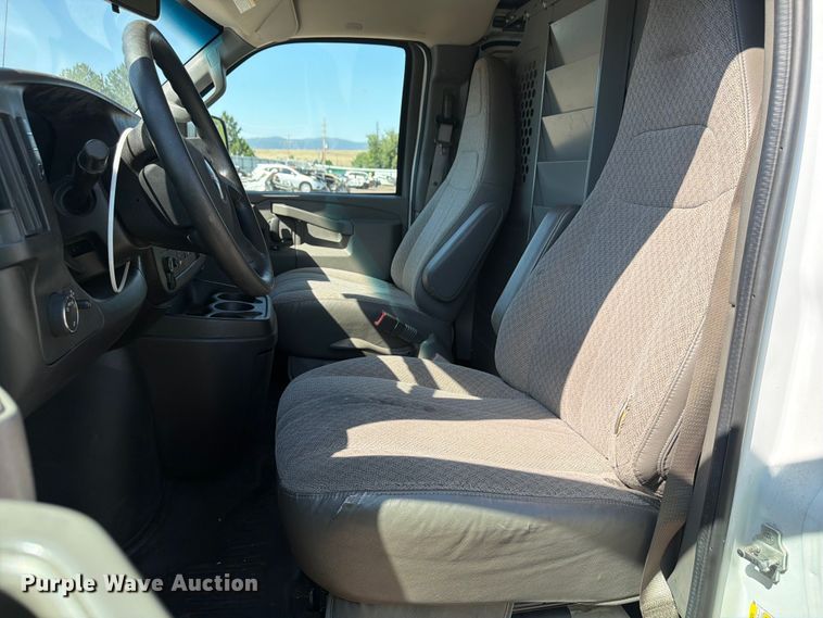 image for item YA3617 2018 GMC Savana 2500 van